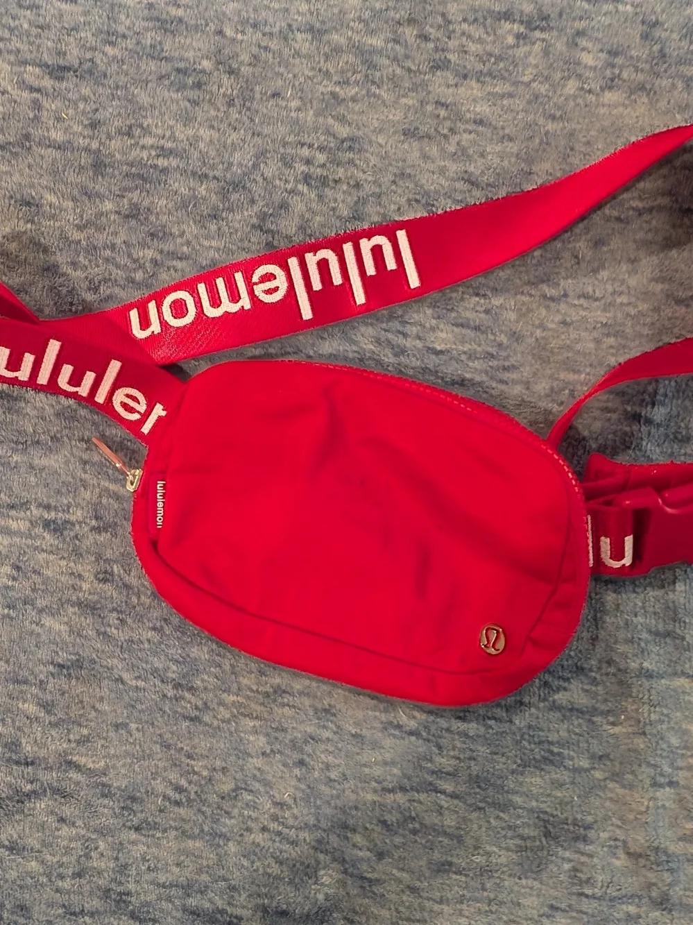lululemon bright red Belt Bag with Mesh Interior - Picture 1 of 7